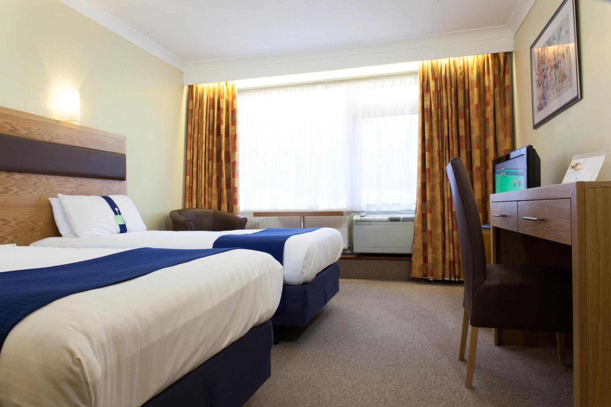 Holiday Inn Newport By Ihg Exterior foto